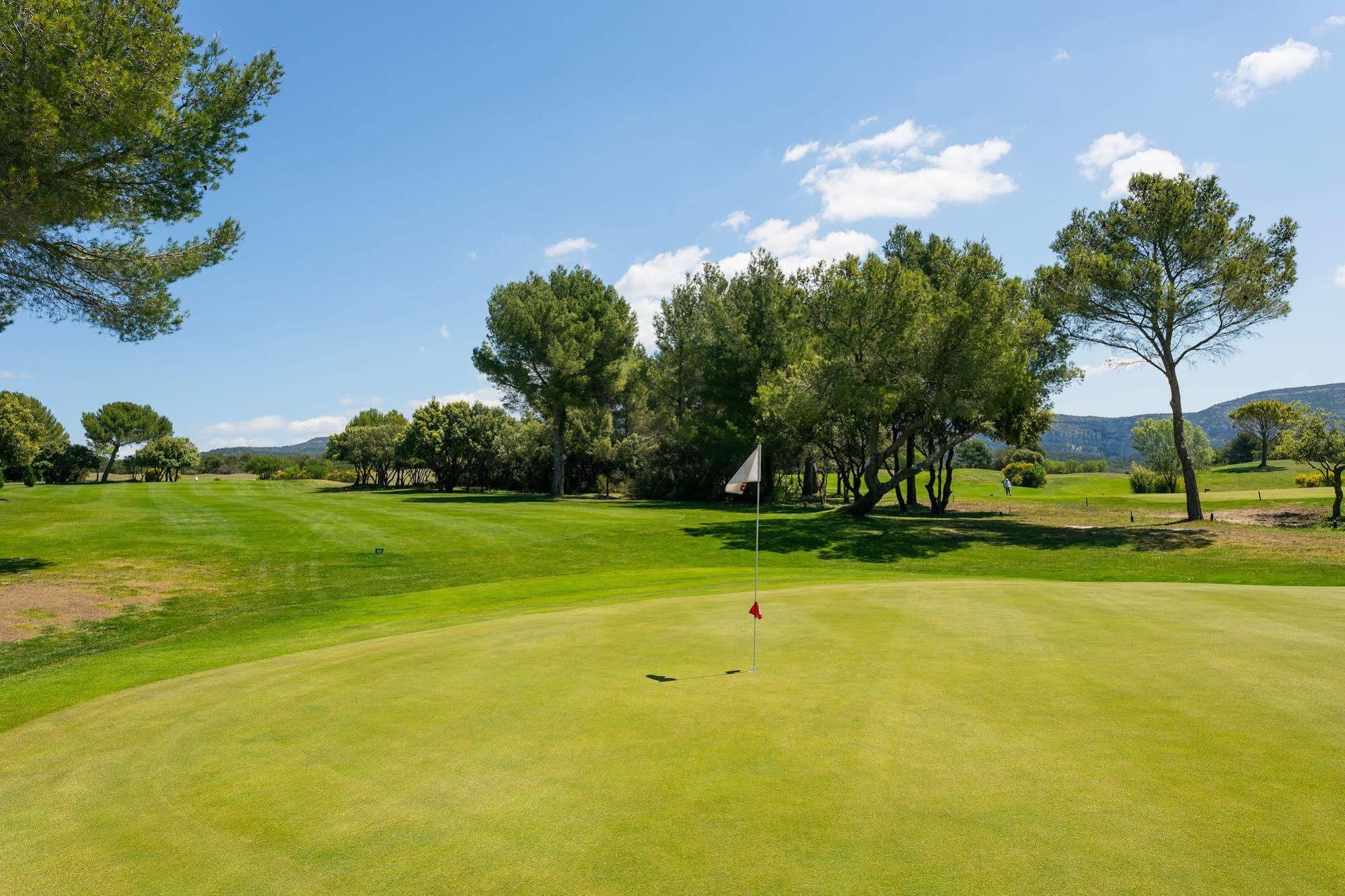 Madame Vacances Residence Provence Country Club Saumane-de-Vaucluse Buitenkant foto