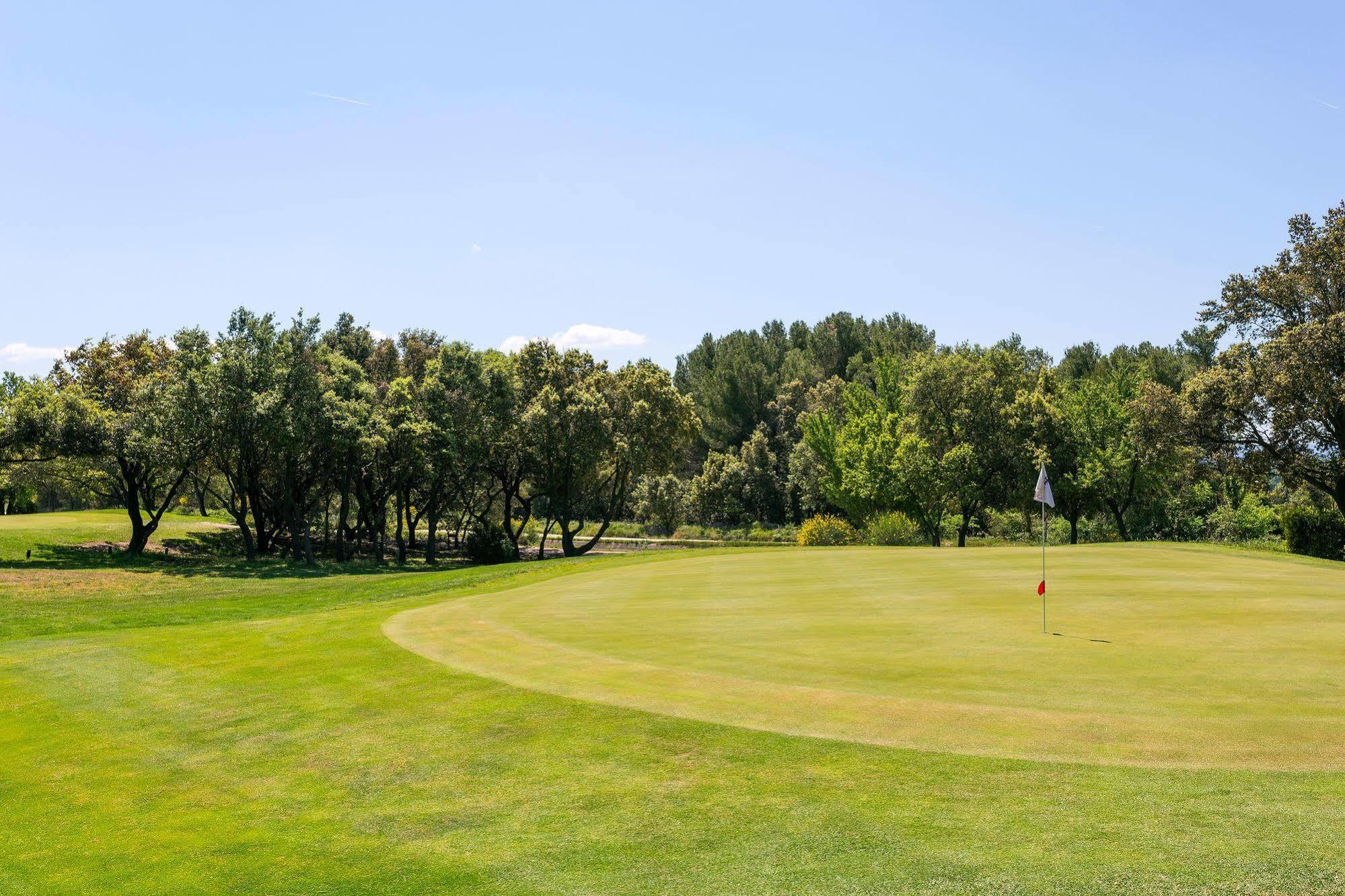 Madame Vacances Residence Provence Country Club Saumane-de-Vaucluse Buitenkant foto