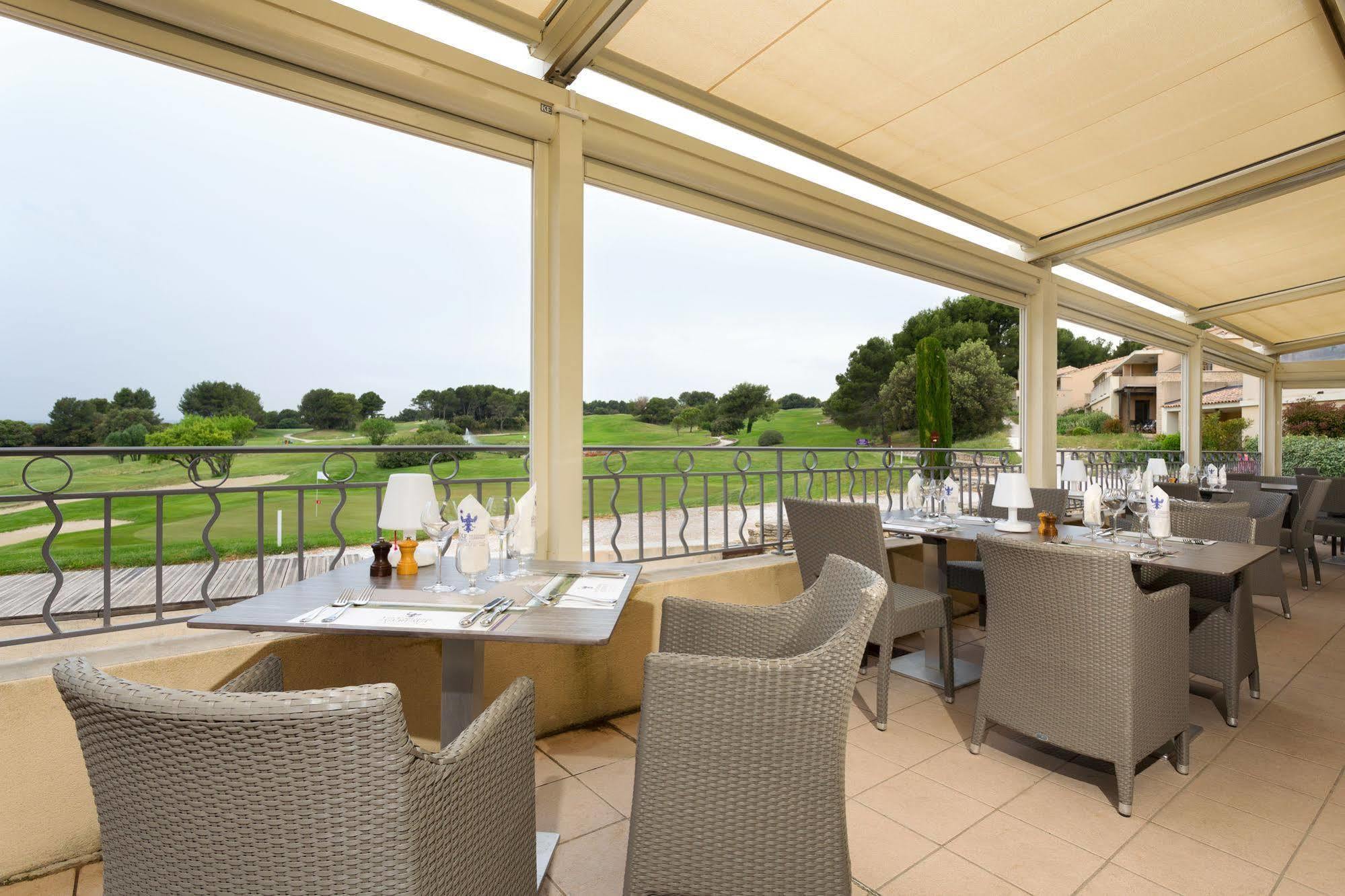 Madame Vacances Residence Provence Country Club Saumane-de-Vaucluse Buitenkant foto